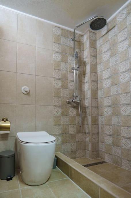 Eleana'S Art Studio Apartment Thessaloniki Exterior photo
